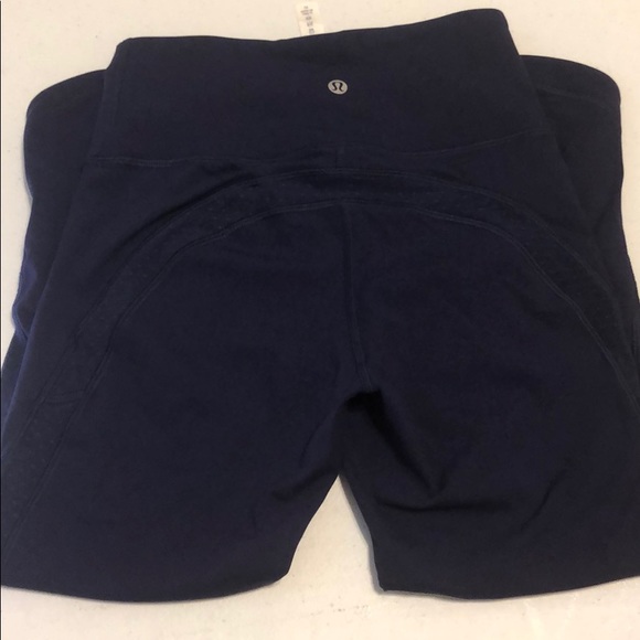 LuluLemon cropped Yoga Pants - Picture 3 of 6